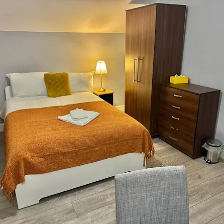Central London Private Bedrooms In Finsbury Park Station Exterior photo