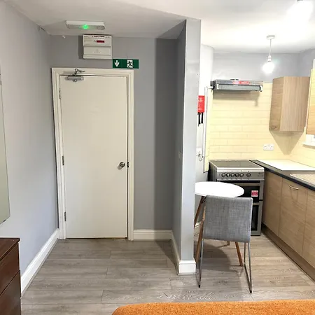 Central London Private Bedrooms In Finsbury Park Station Exterior photo