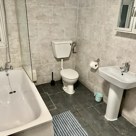 Central London Private Bedrooms In Finsbury Park Station Exterior photo