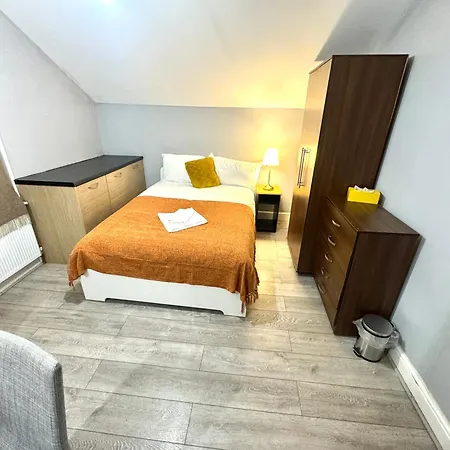 Central London Private Bedrooms In Finsbury Park Station Exterior photo
